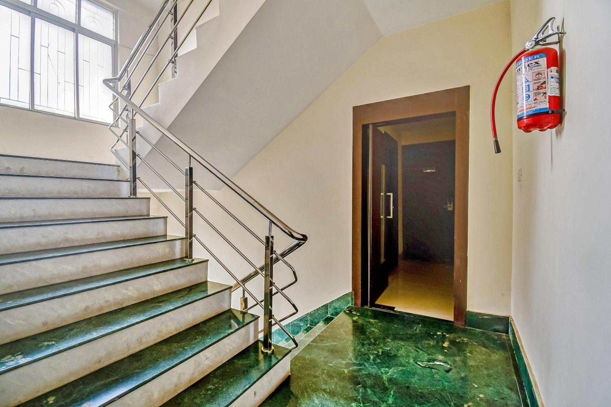Capital O Kabita Guest House Near Acropolis Mall Kalküta Dış mekan fotoğraf