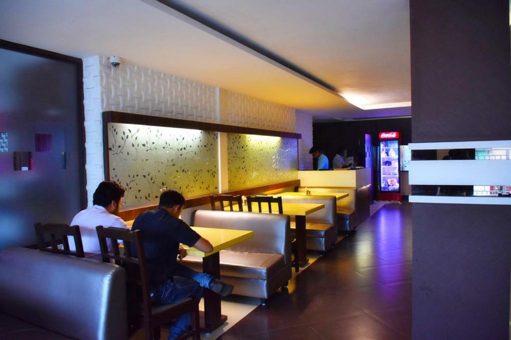 Capital O Kabita Guest House Near Acropolis Mall Kalküta Dış mekan fotoğraf